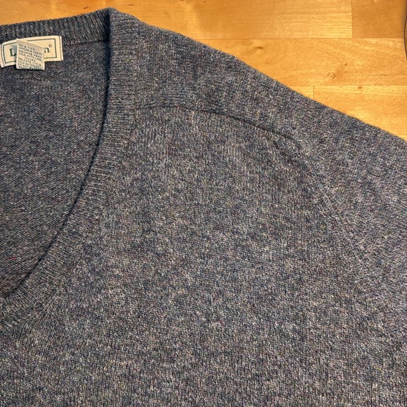 Vintage LL Bean Men’s 100% Lambswool V-neck Sweater Blue Marbled Scotland SZ XL - Picture 10 of 11